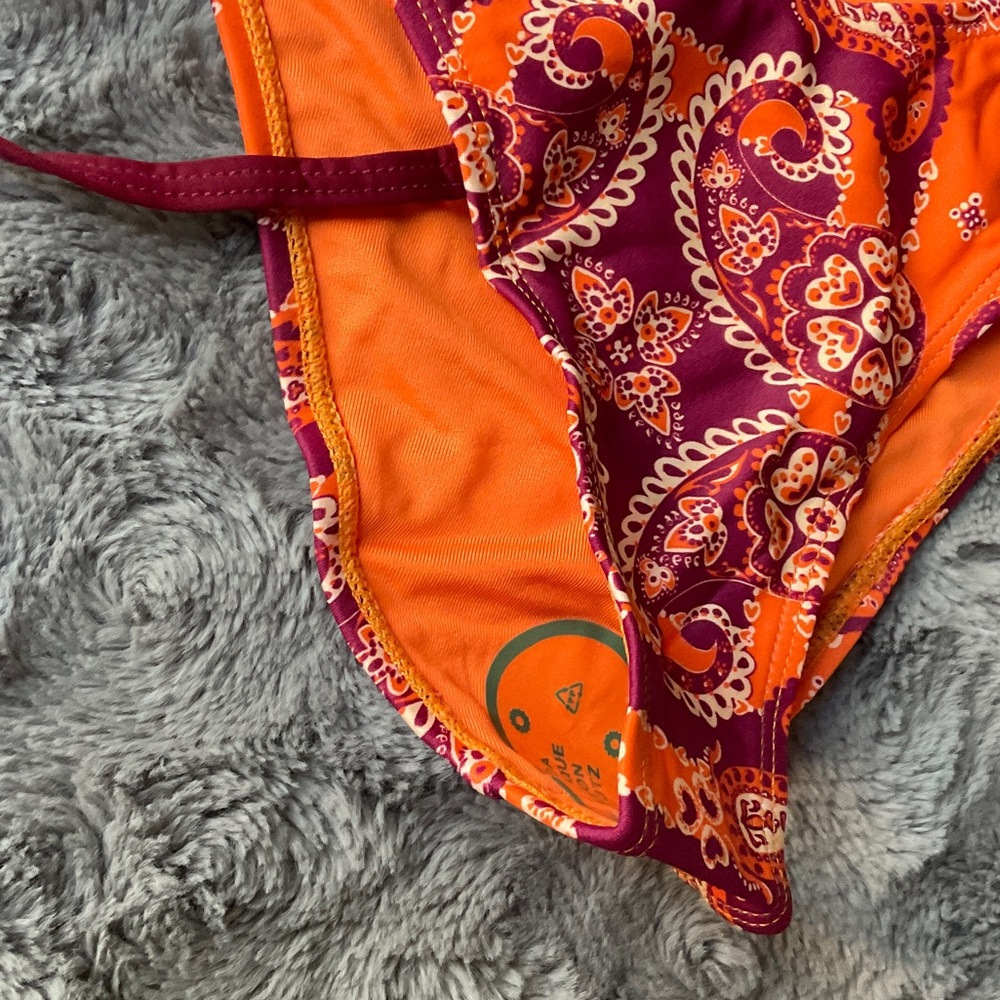 Beautiful design bikini - Picture 3 of 6
